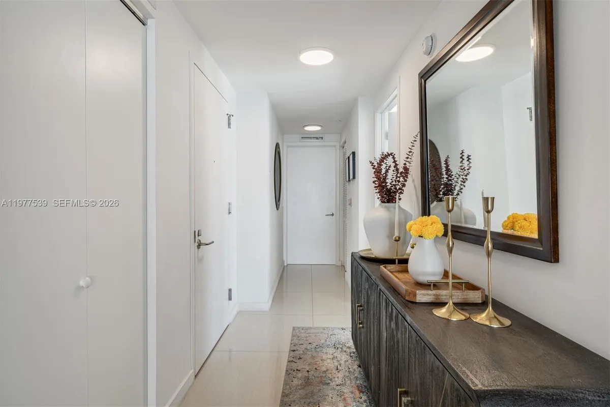 460 NE 28th St # 1901, Miami FL 33137