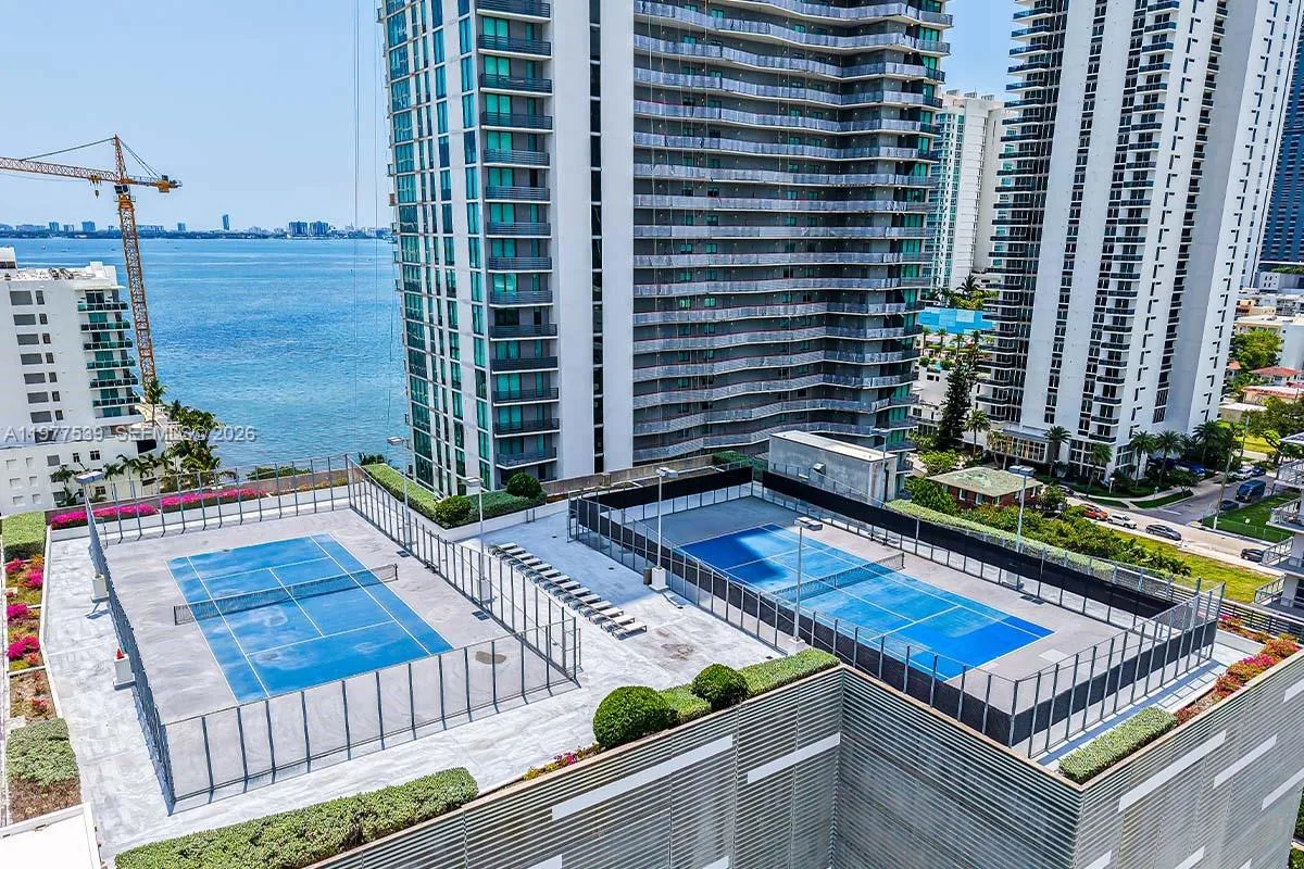 460 NE 28th St # 1901, Miami FL 33137