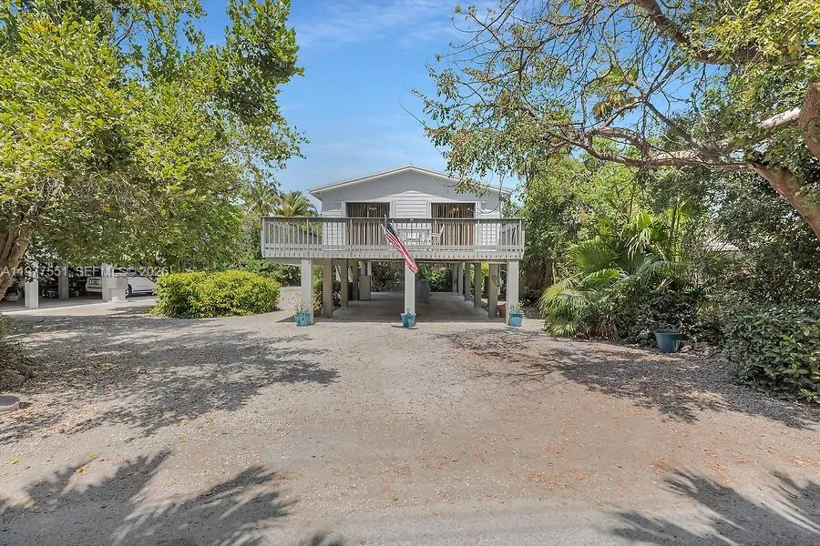 3 bedroom 2 bath for sale at 103 Stirrup Key Woods Rd, Marathon FL 33050