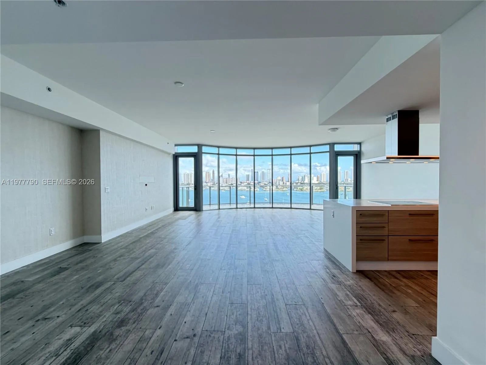 17111 Biscayne Blvd # 1211, North Miami Beach FL 33160