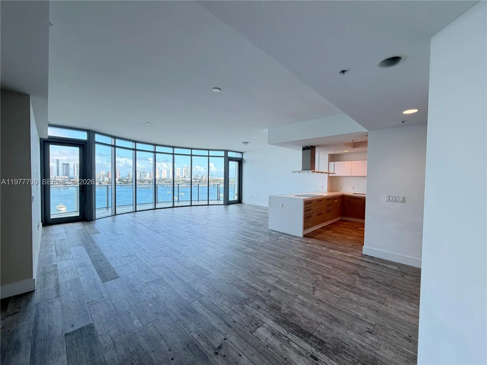 17111 Biscayne Blvd # 1211, North Miami Beach FL 33160