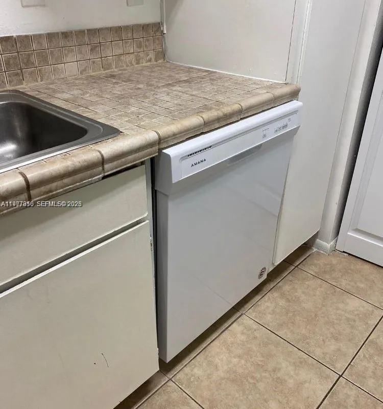 3948 NW 87th Ave # 3948, Sunrise FL 33351