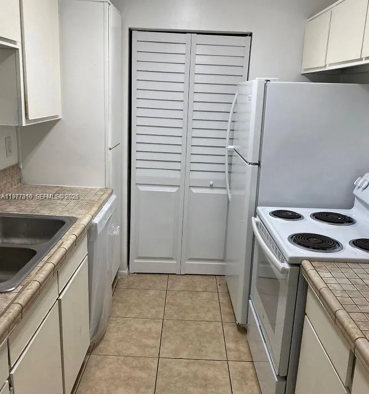 3948 NW 87th Ave # 3948, Sunrise FL 33351