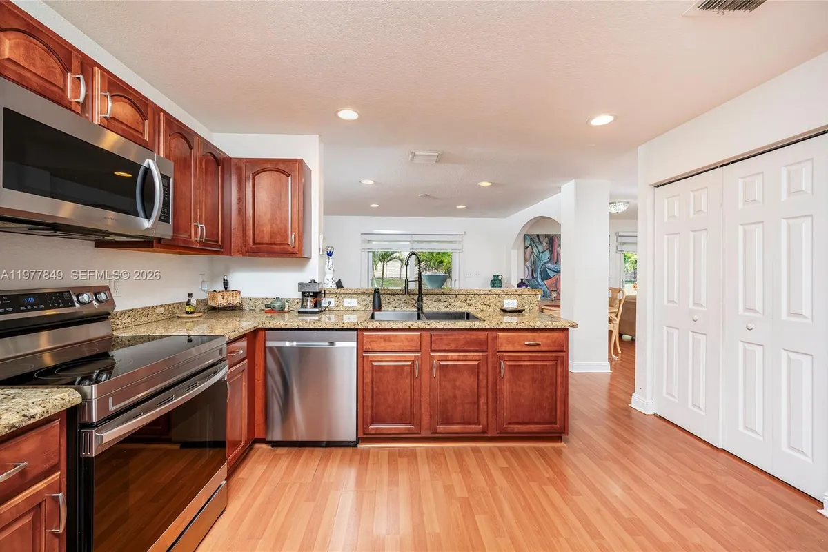 13391 SW 42nd St, Miramar FL 33027