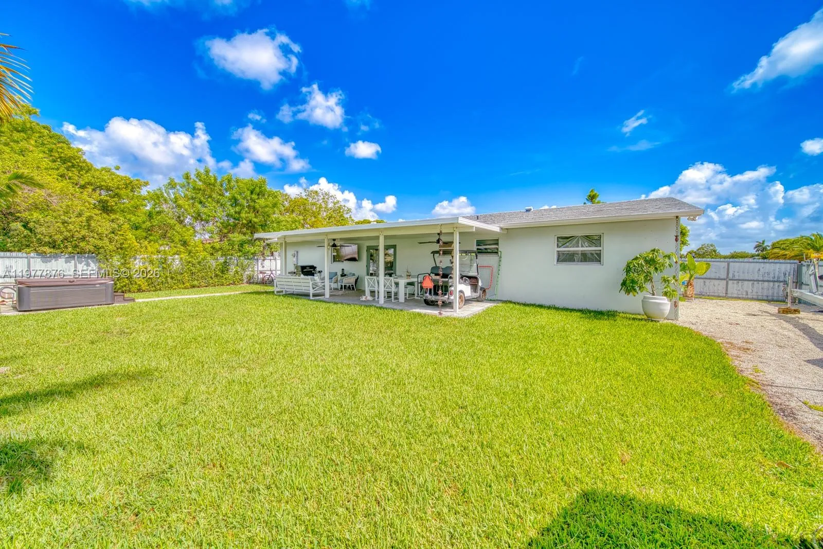 9104 SW 180th St, Palmetto Bay FL 33157