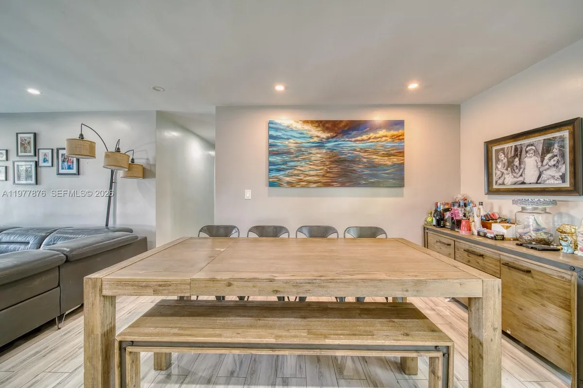 9104 SW 180th St, Palmetto Bay FL 33157