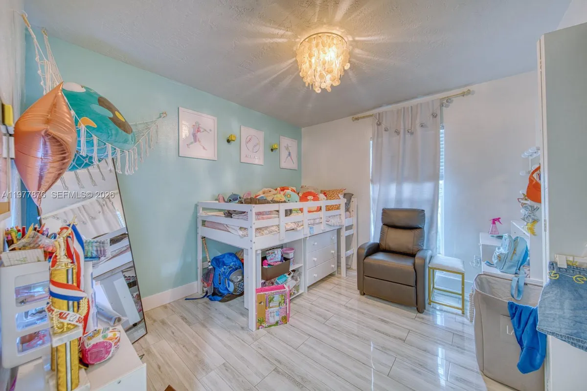 9104 SW 180th St, Palmetto Bay FL 33157