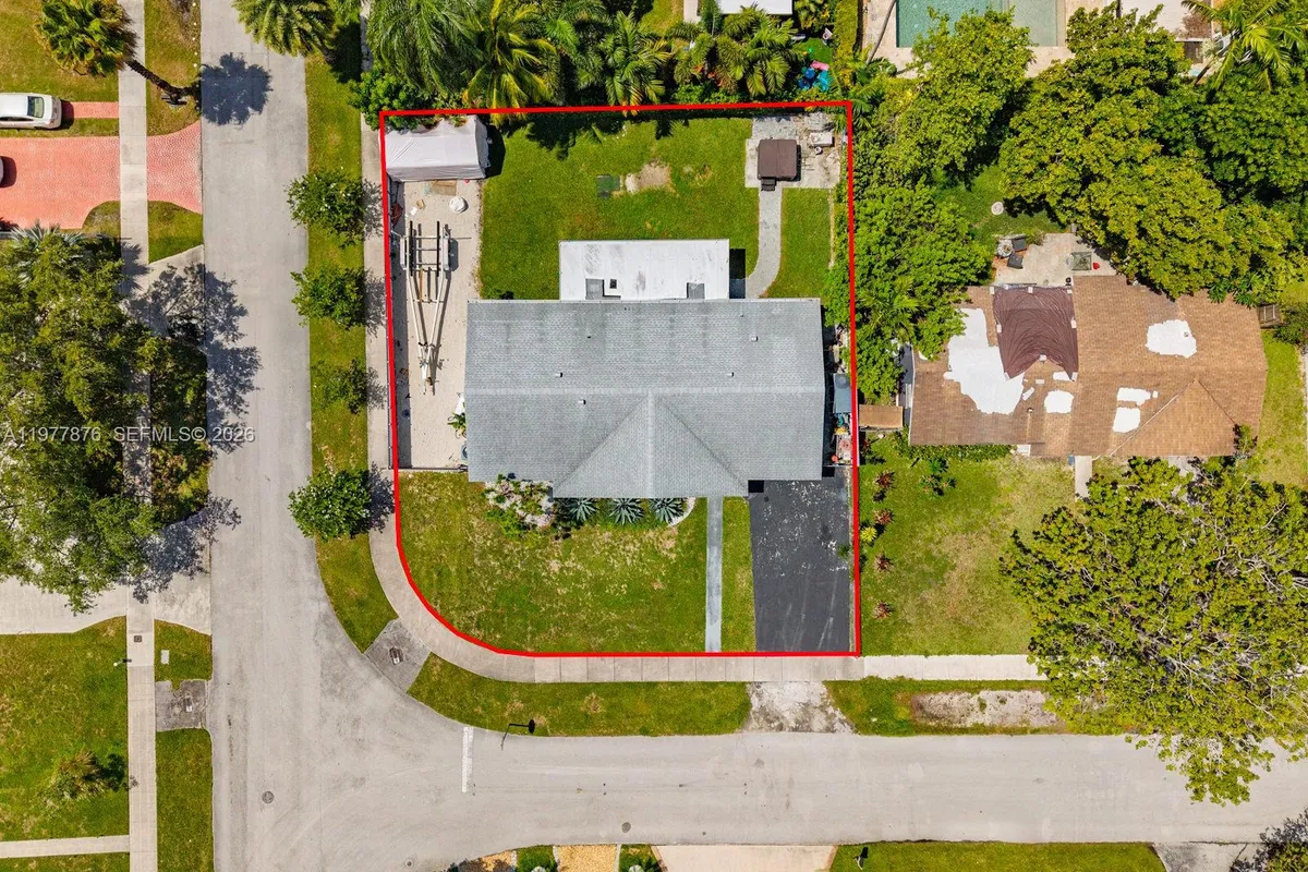 9104 SW 180th St, Palmetto Bay FL 33157