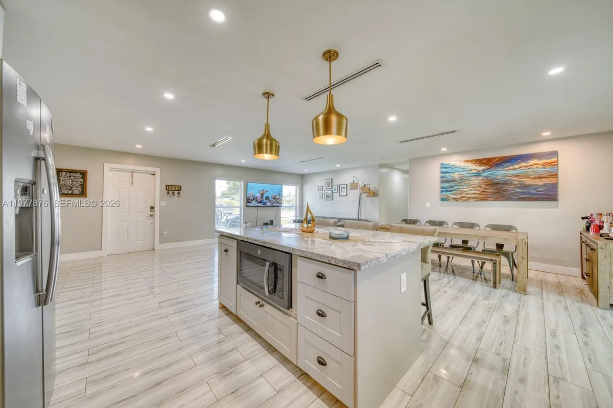 9104 SW 180th St, Palmetto Bay FL 33157