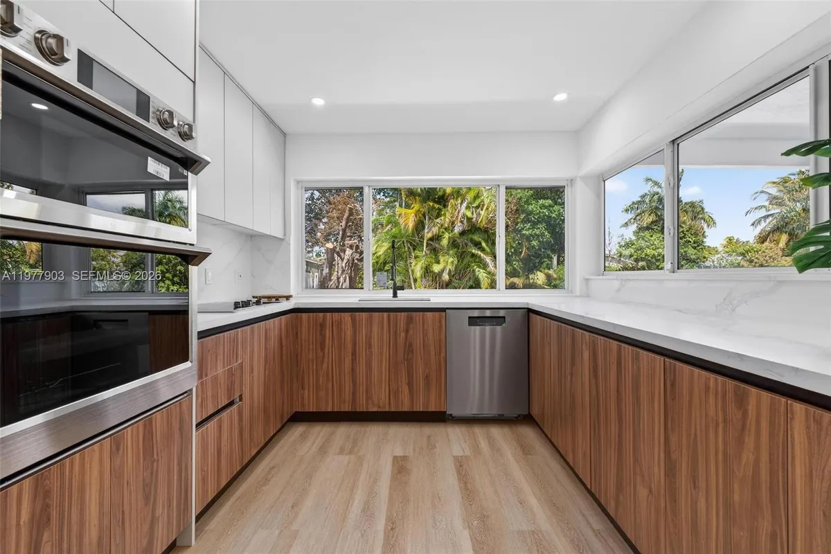 6621 Ficus Dr, Miramar FL 33023