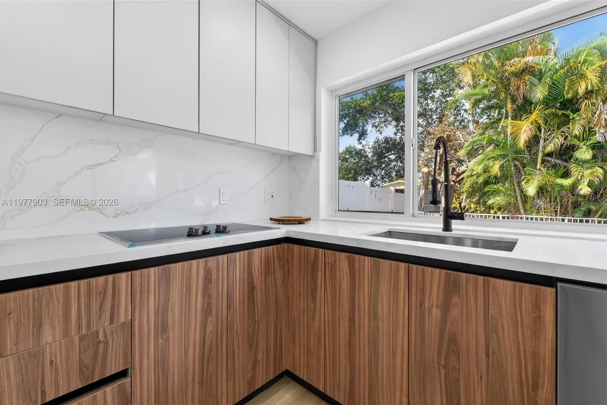 6621 Ficus Dr, Miramar FL 33023