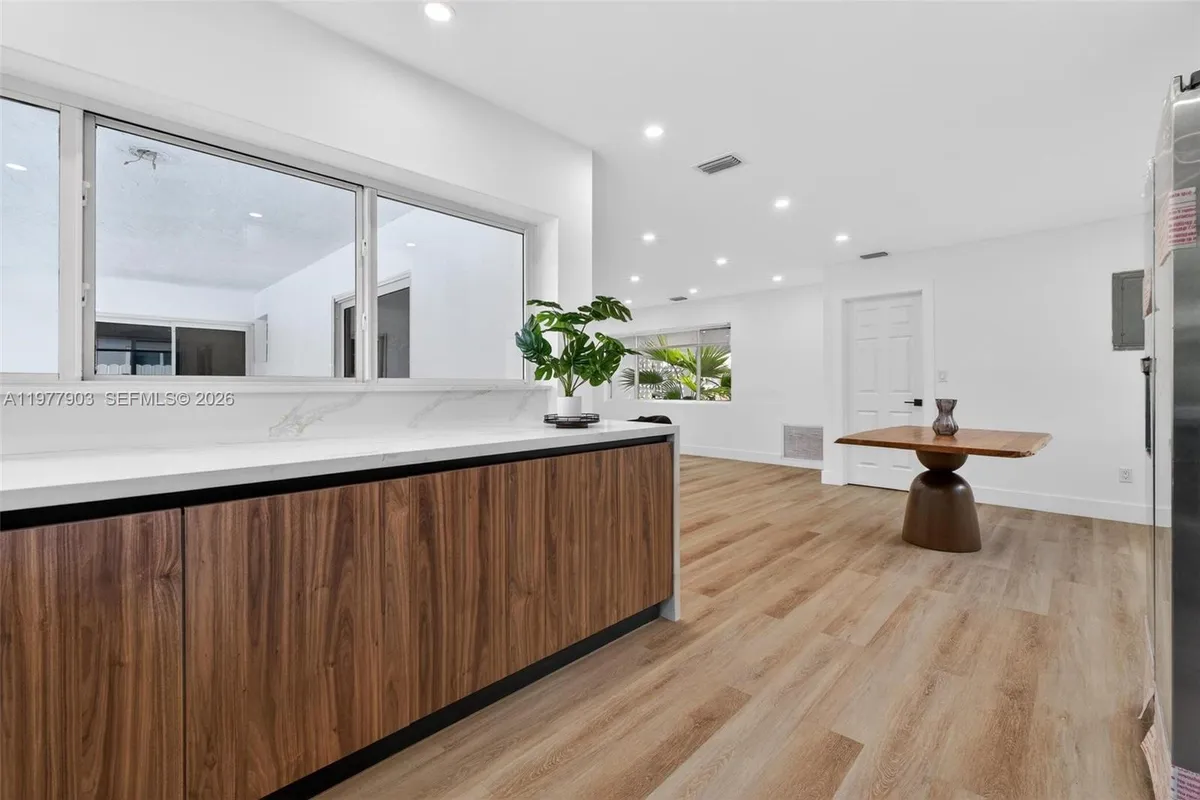 6621 Ficus Dr, Miramar FL 33023