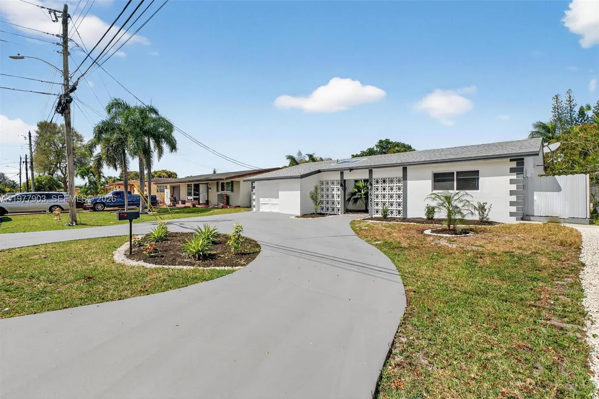 6621 Ficus Dr, Miramar FL 33023