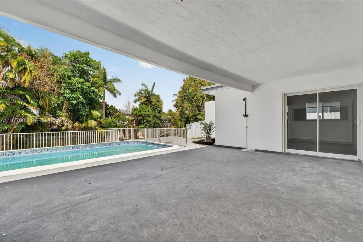 6621 Ficus Dr, Miramar FL 33023