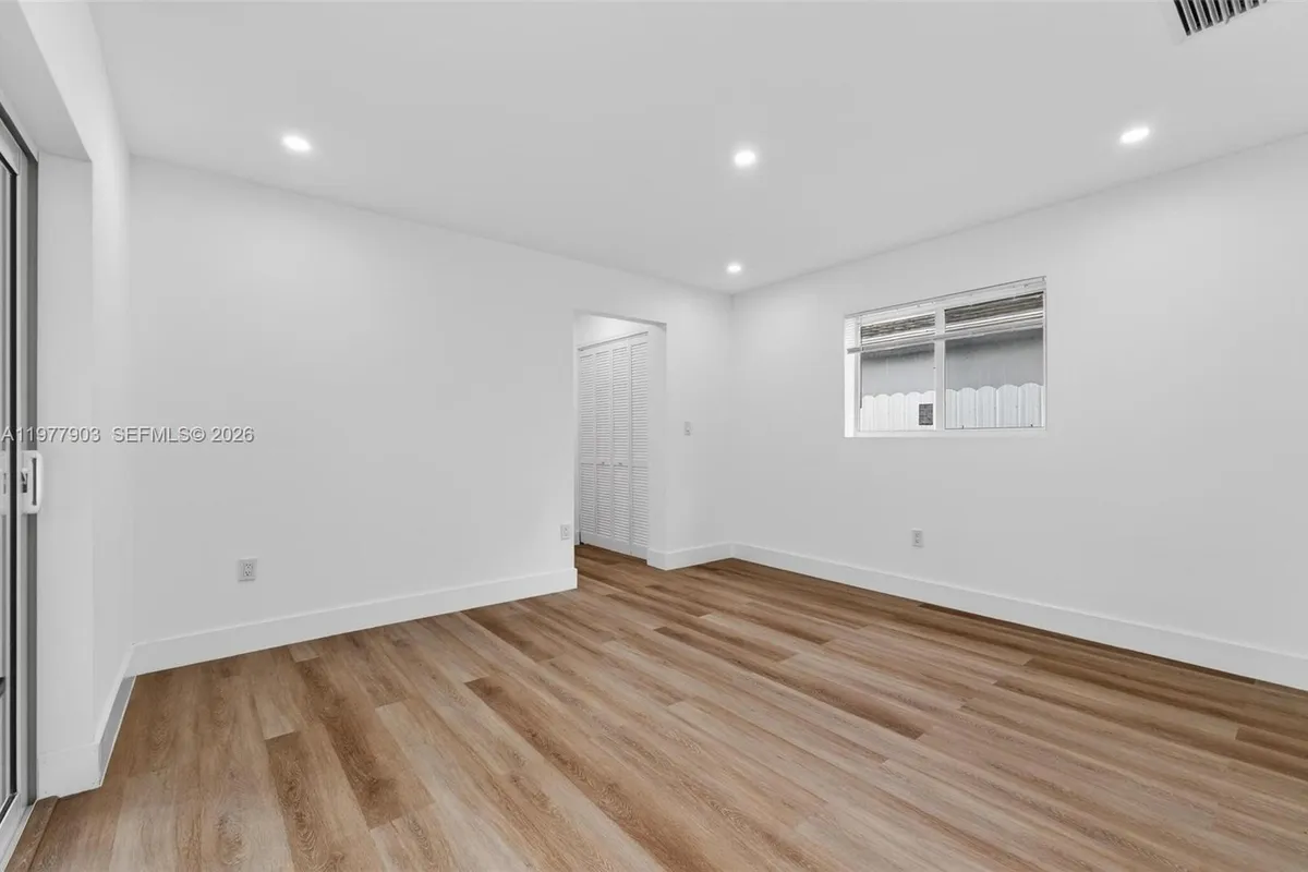 6621 Ficus Dr, Miramar FL 33023