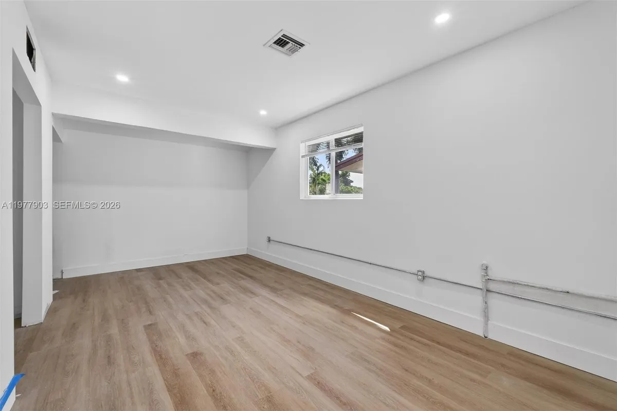 6621 Ficus Dr, Miramar FL 33023