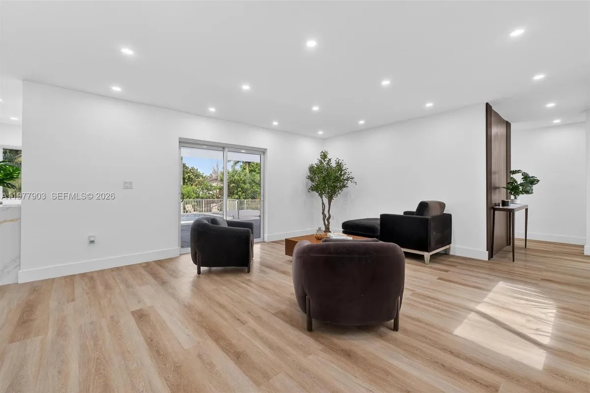 6621 Ficus Dr, Miramar FL 33023