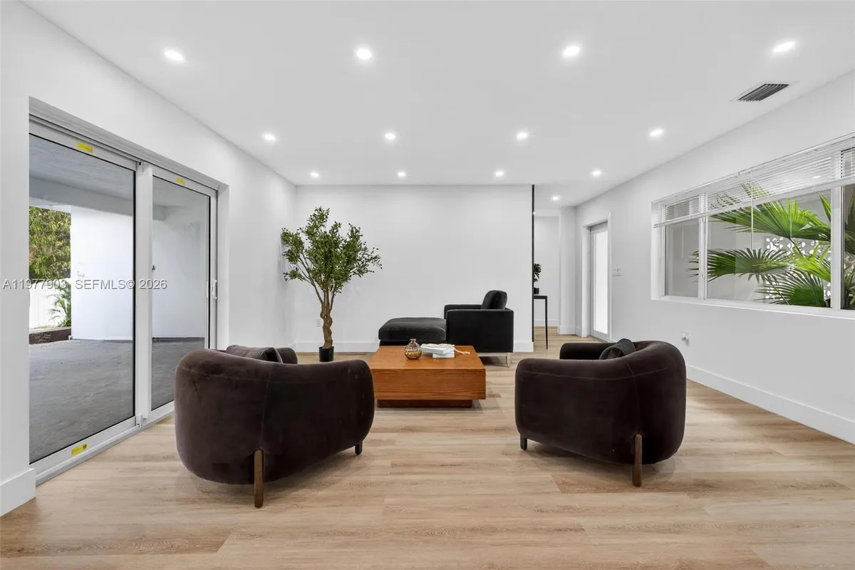 6621 Ficus Dr, Miramar FL 33023