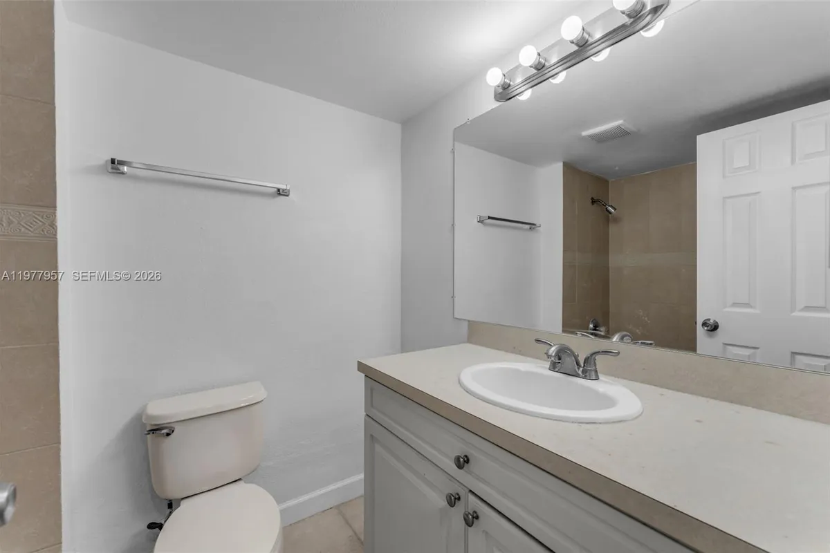 4180 NW 79th Ave # 1D, Doral FL 33166