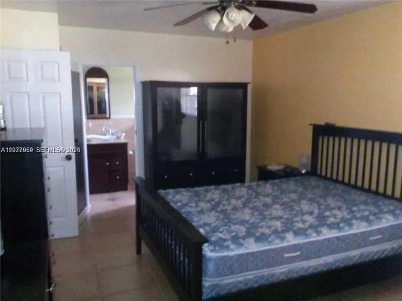 2512 Island Dr, Miramar FL 33023