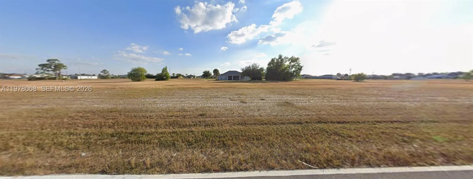 624 Diplomat Pkwy W, Cape Coral FL 33993