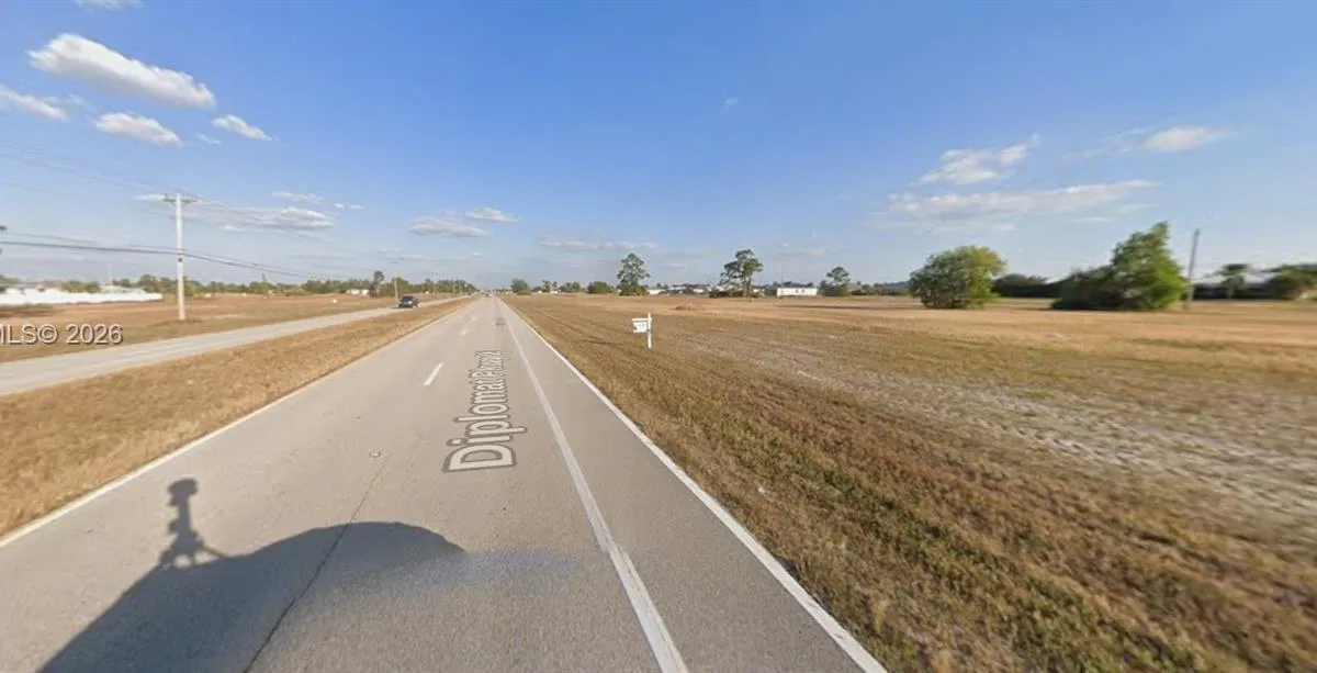 624 Diplomat Pkwy W, Cape Coral FL 33993