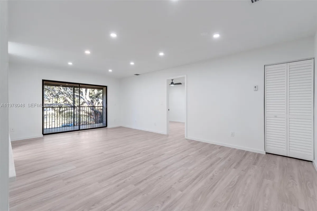 3631 NW 94th Ave # 6G, Sunrise FL 33351