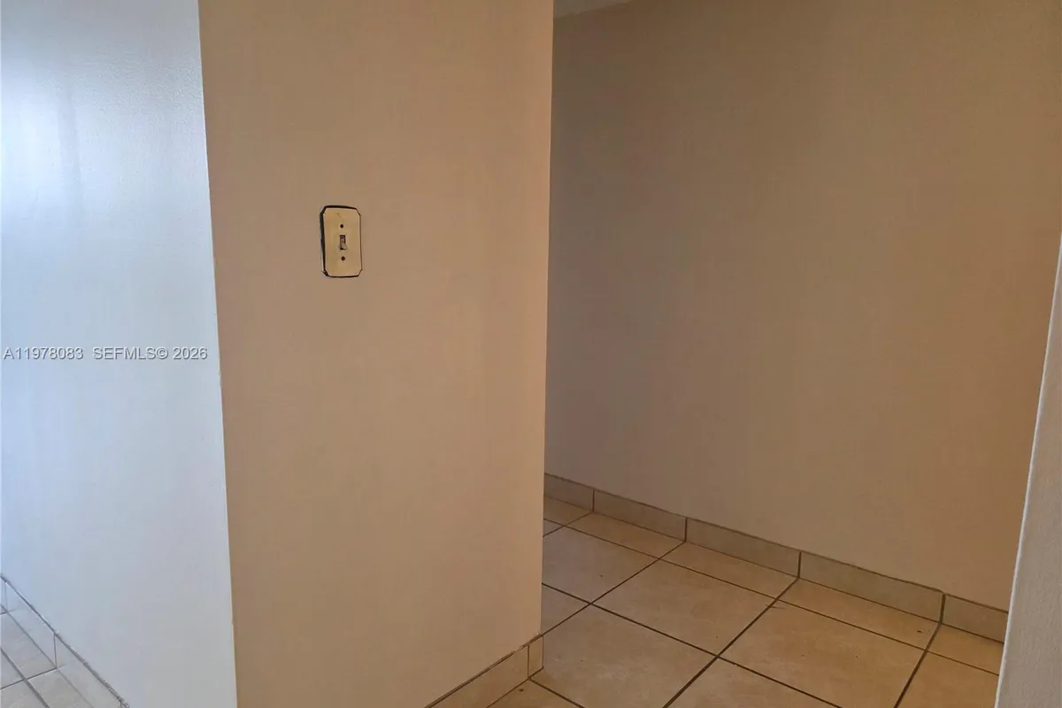 9688 Fontainebleau Blvd # 307, Miami FL 33172