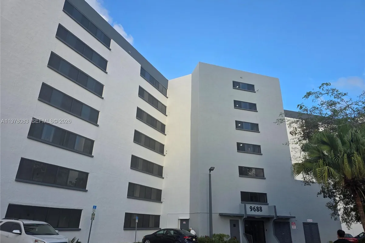 9688 Fontainebleau Blvd # 307, Miami FL 33172