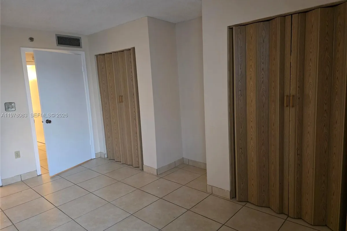 9688 Fontainebleau Blvd # 307, Miami FL 33172