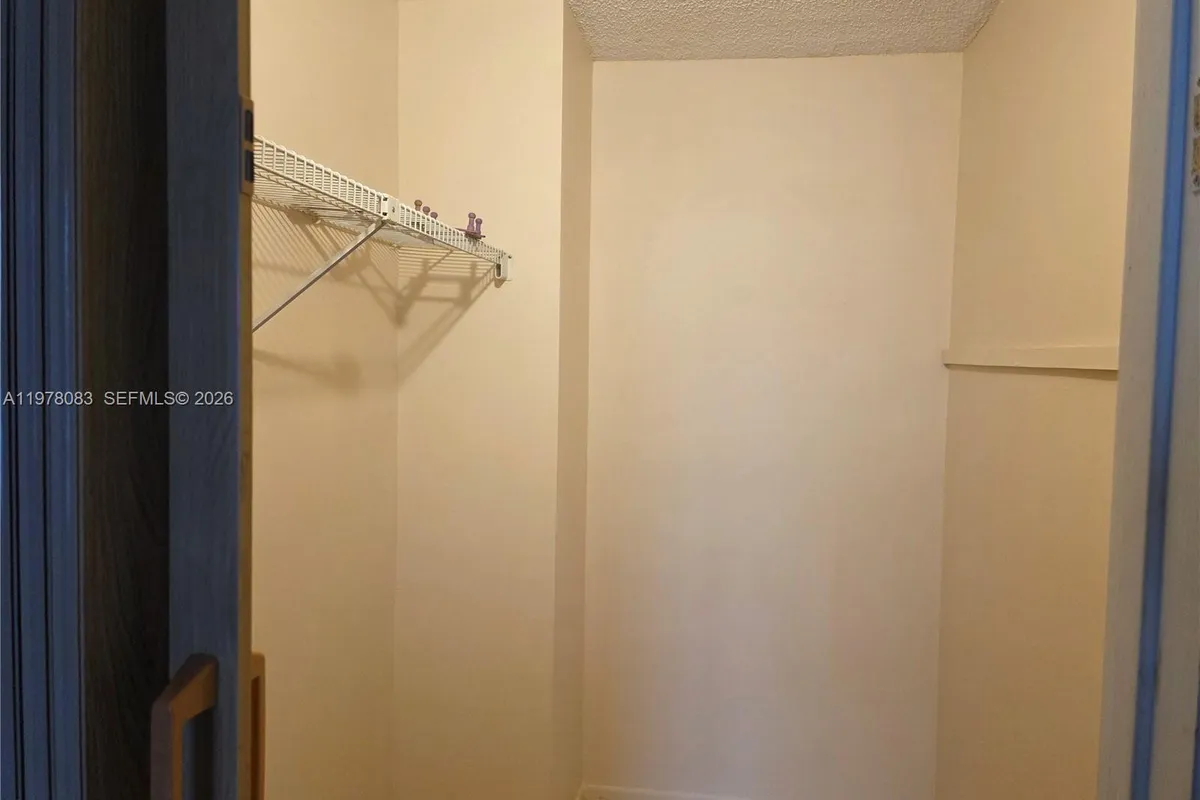 9688 Fontainebleau Blvd # 307, Miami FL 33172