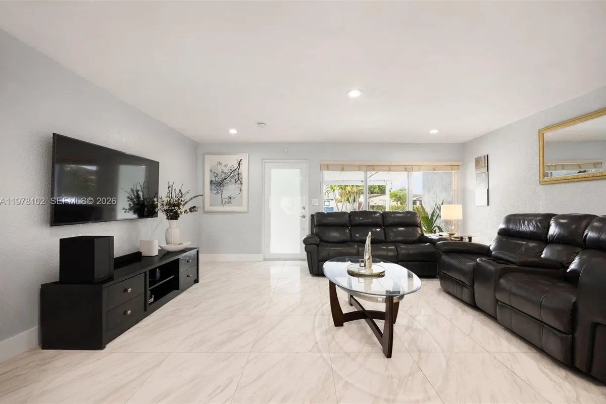 7331 Ramona St, Miramar FL 33023