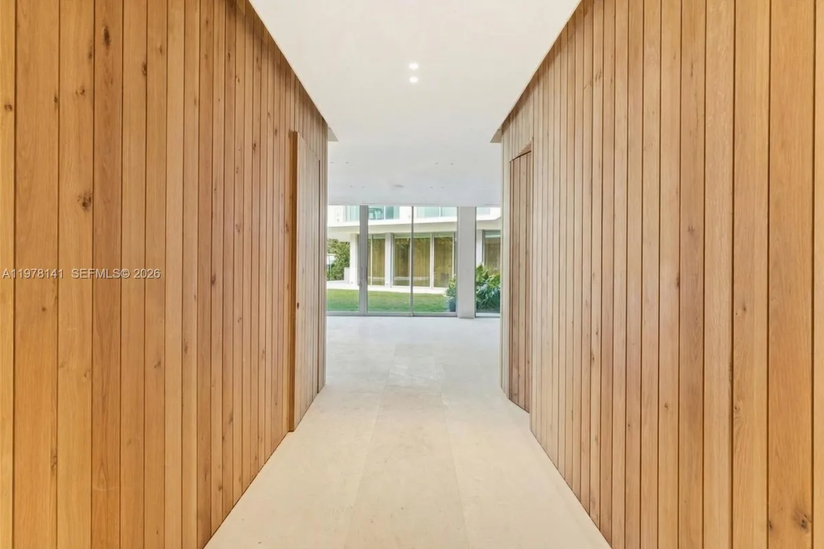 4280 Ingraham Hwy, Miami FL 33133