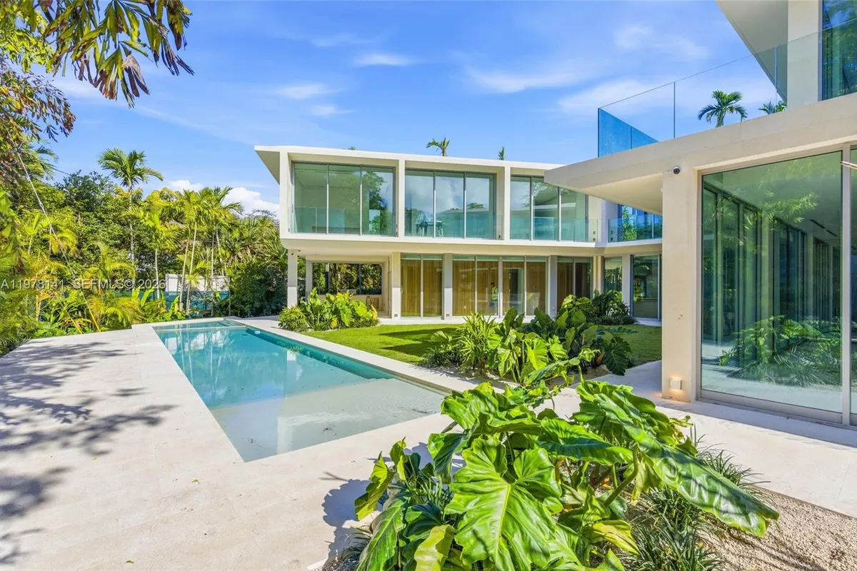 4280 Ingraham Hwy, Miami FL 33133