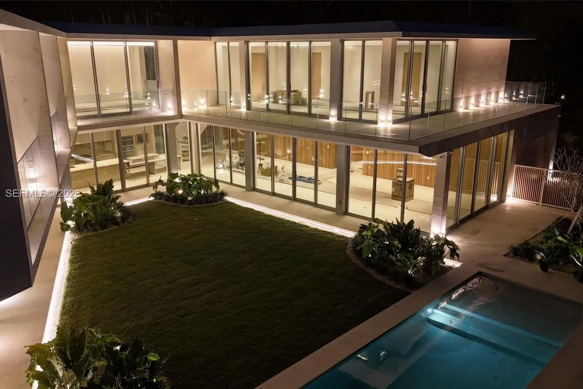 4280 Ingraham Hwy, Miami FL 33133