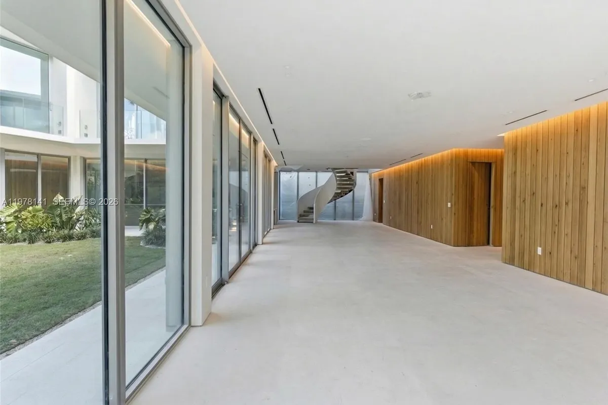 4280 Ingraham Hwy, Miami FL 33133