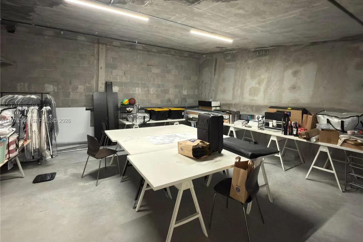 2900 SW 28th Ln # C5, Miami FL 33133