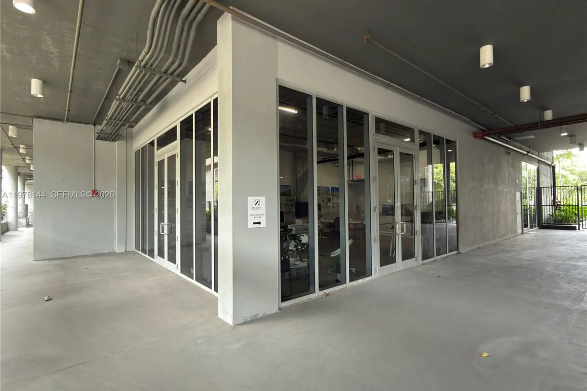 2900 SW 28th Ln # C5, Miami FL 33133