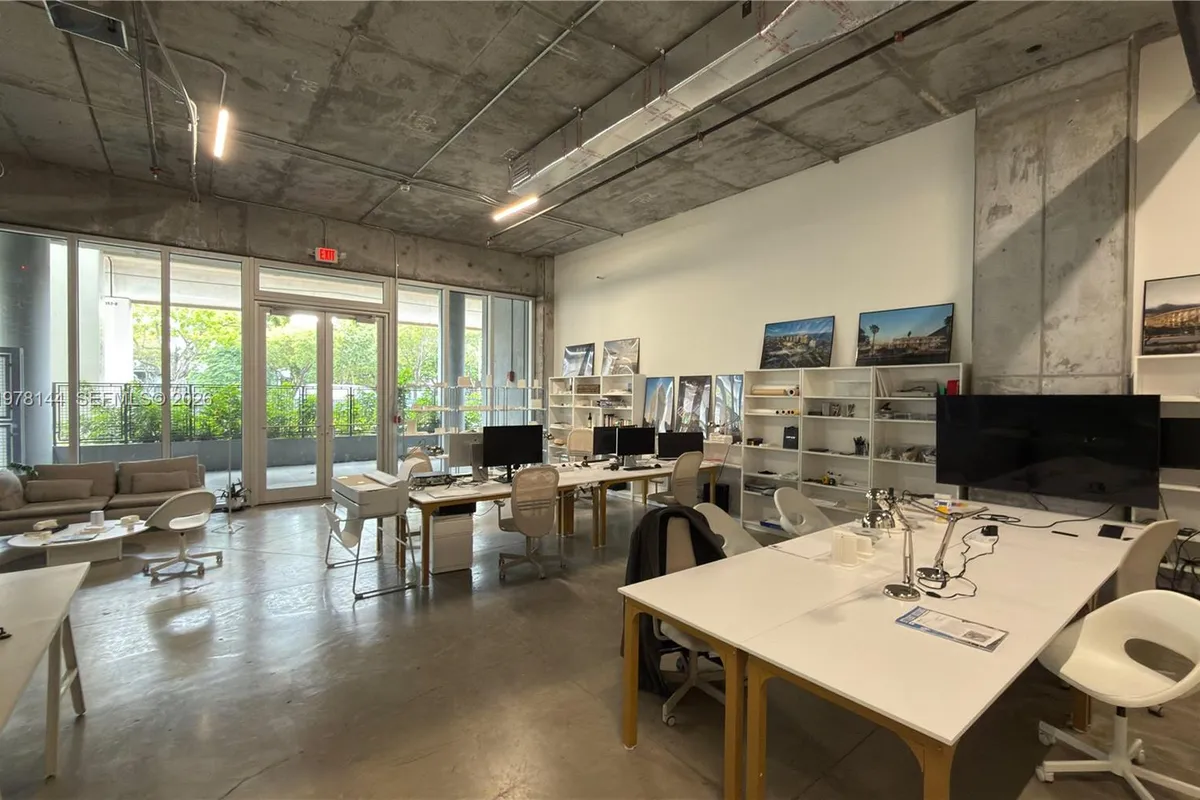 2900 SW 28th Ln # C5, Miami FL 33133