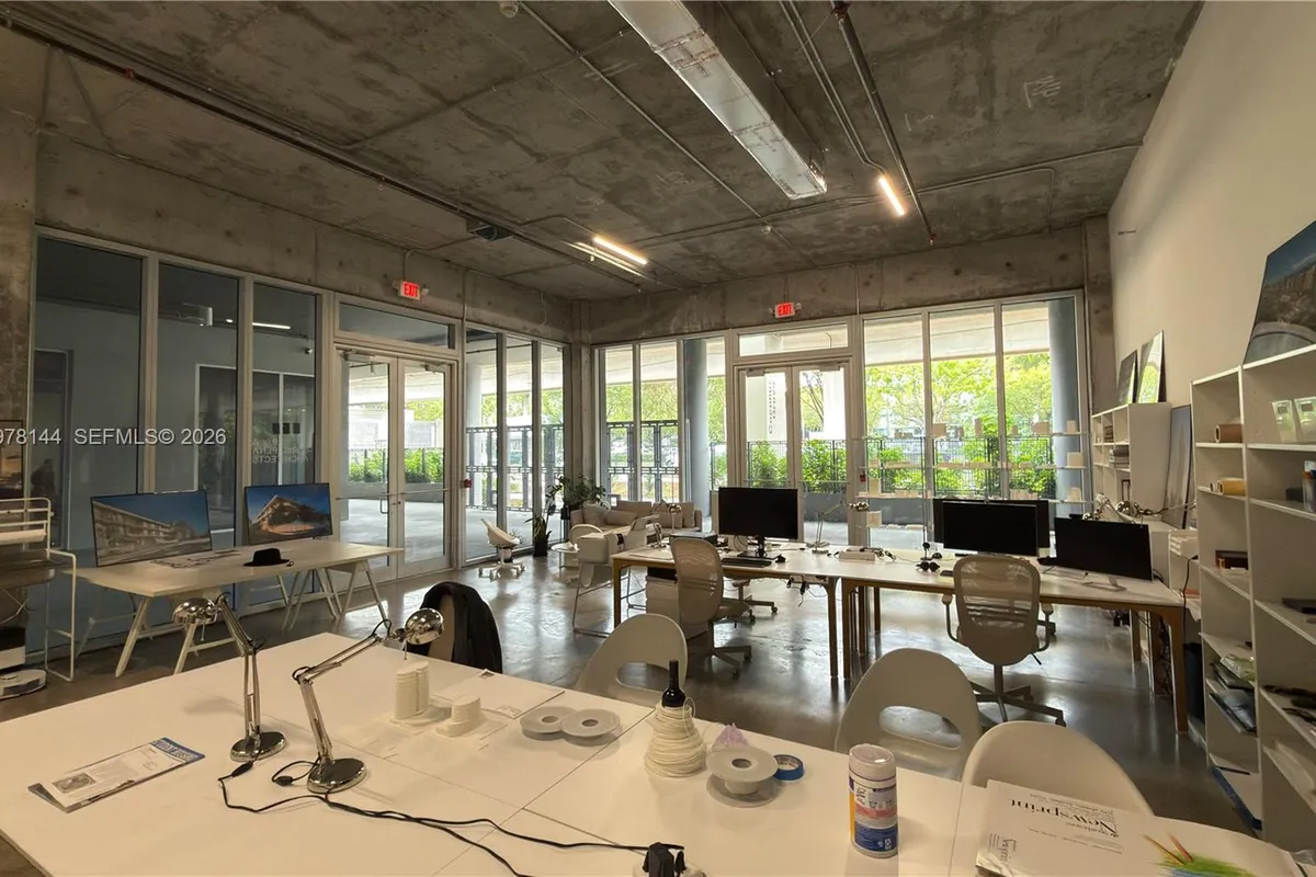 2900 SW 28th Ln # C5, Miami FL 33133