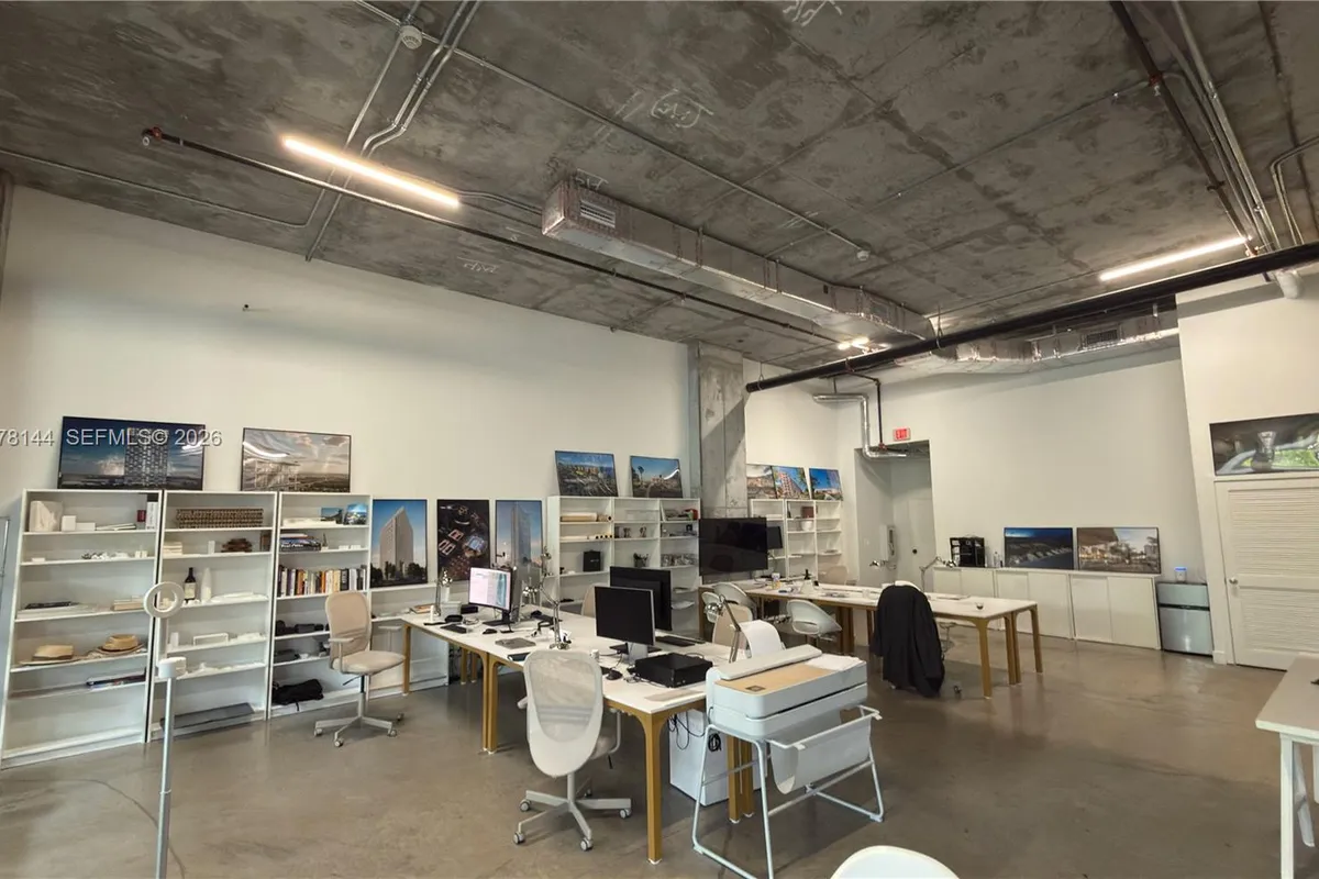 2900 SW 28th Ln # C5, Miami FL 33133