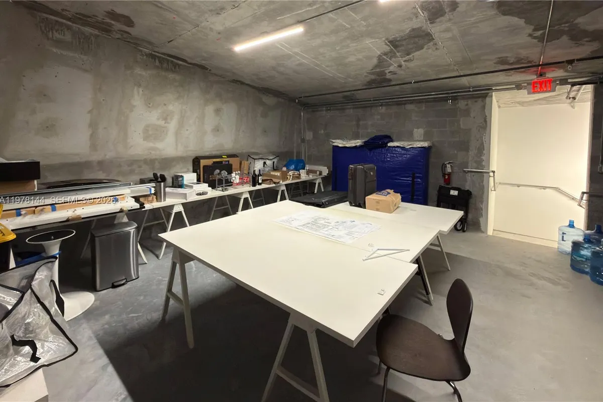 2900 SW 28th Ln # C5, Miami FL 33133