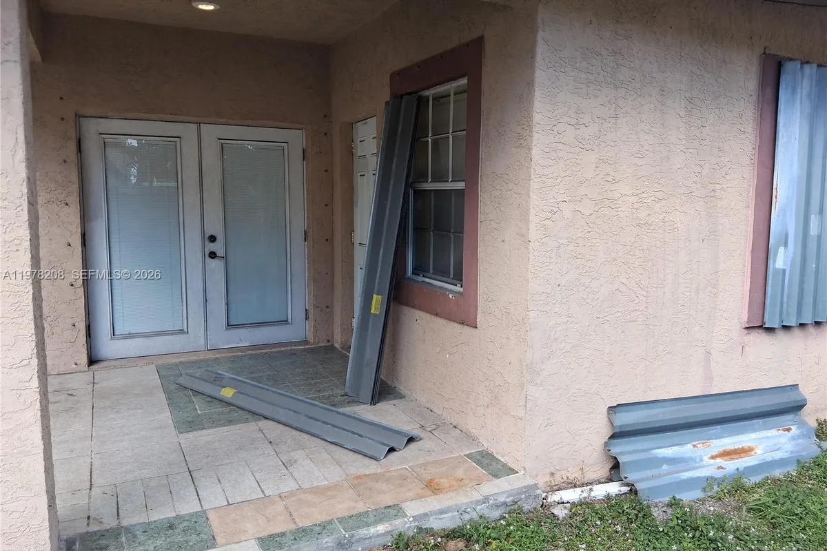 158 SW 5th St, Deerfield Beach FL 33441