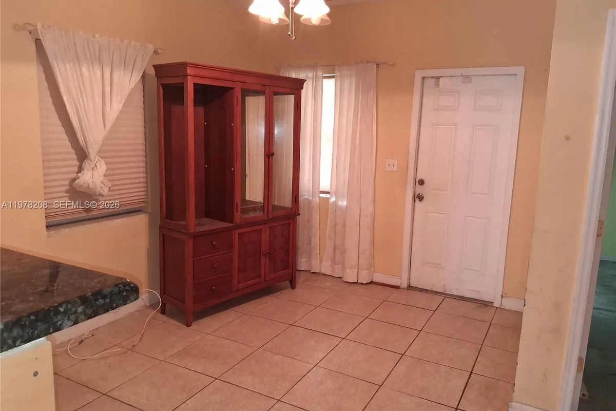 158 SW 5th St, Deerfield Beach FL 33441