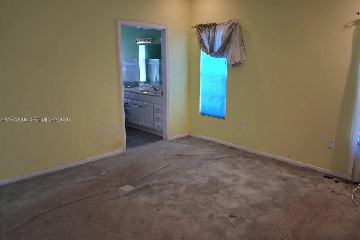 158 SW 5th St, Deerfield Beach FL 33441