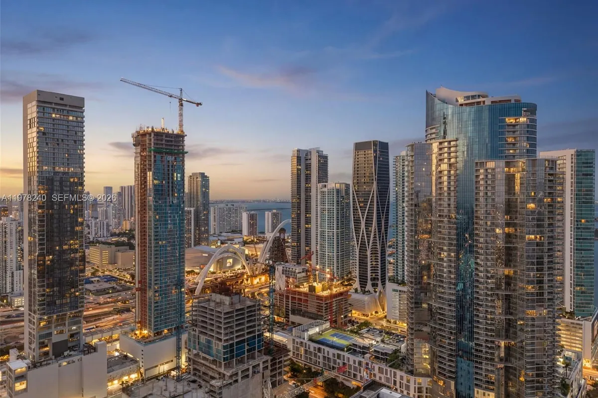 851 NE 1st Ave # 1101, Miami FL 33132