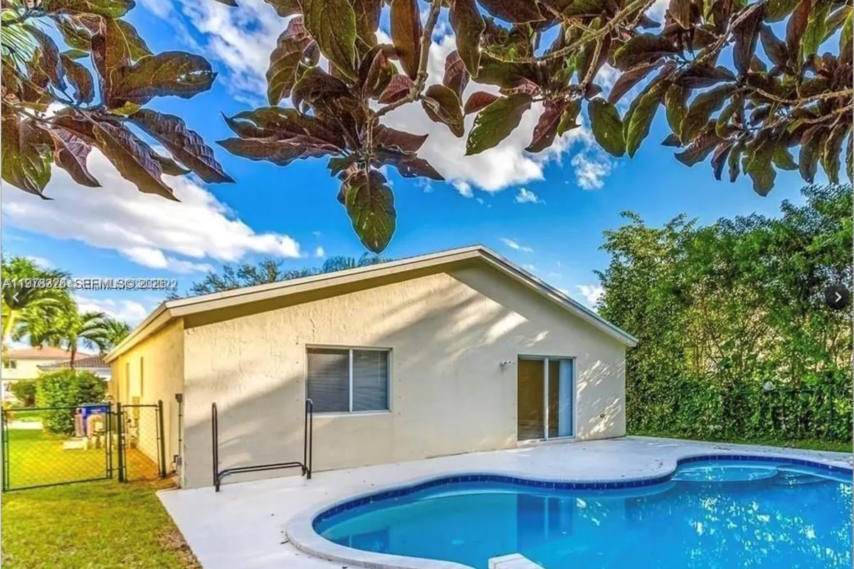 1213 SW 46th Way, Deerfield Beach FL 33442