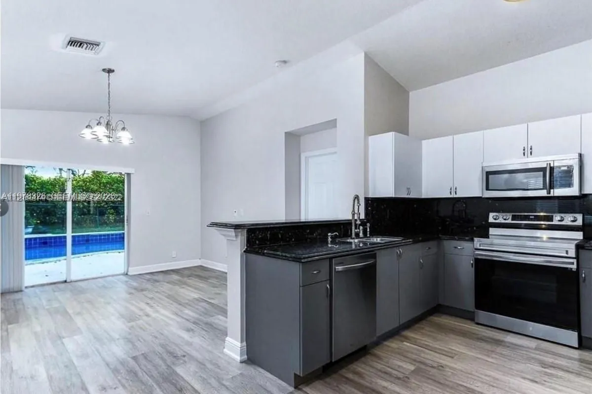 1213 SW 46th Way, Deerfield Beach FL 33442