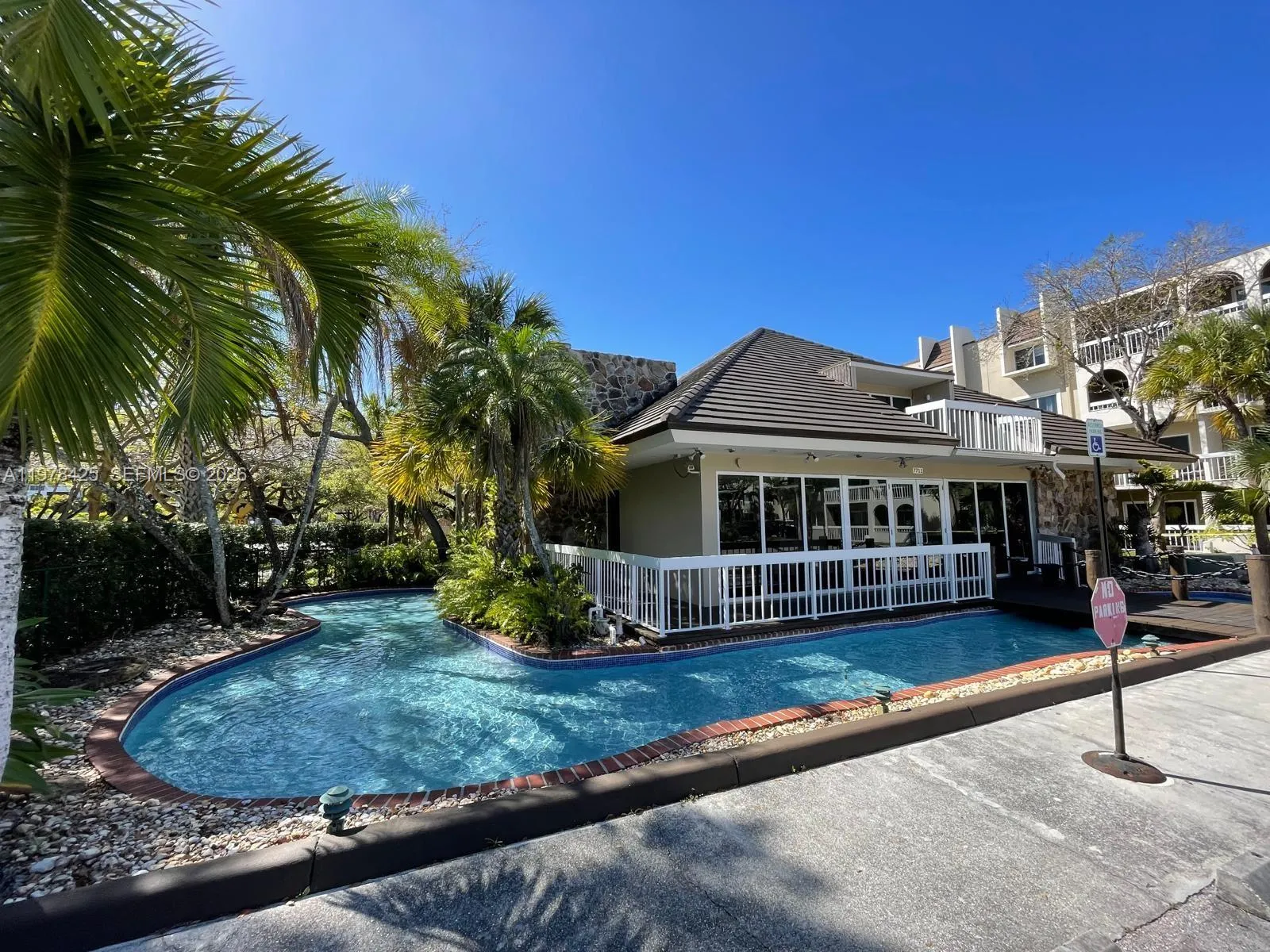 7840 Camino Real # P309, Miami FL 33143