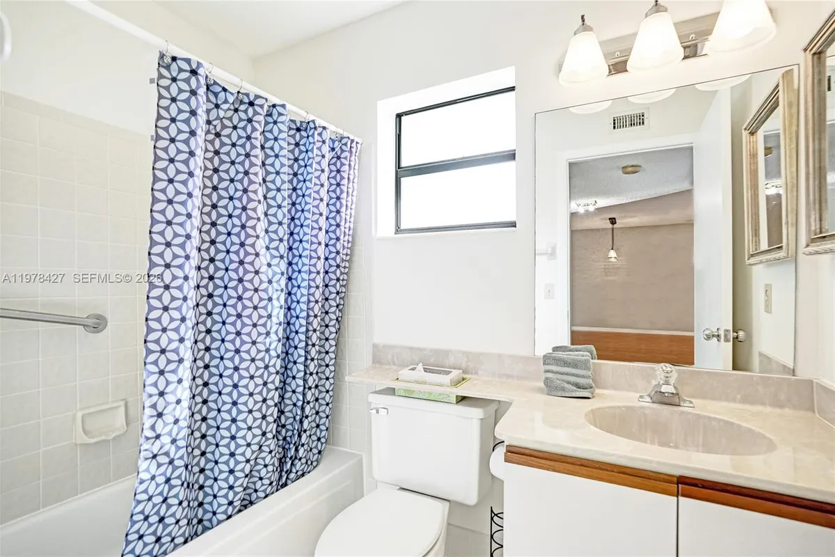 2541 N Carambola Cir N # 1832, Coconut Creek FL 33066